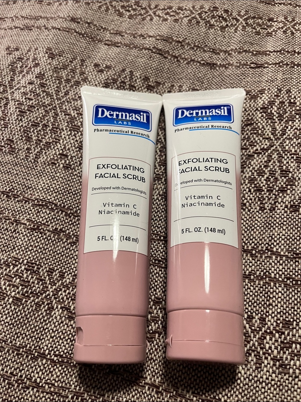NWT 2 Dermasil Exfoliating Facial Scrubs with Vitamin C & Niacinamide